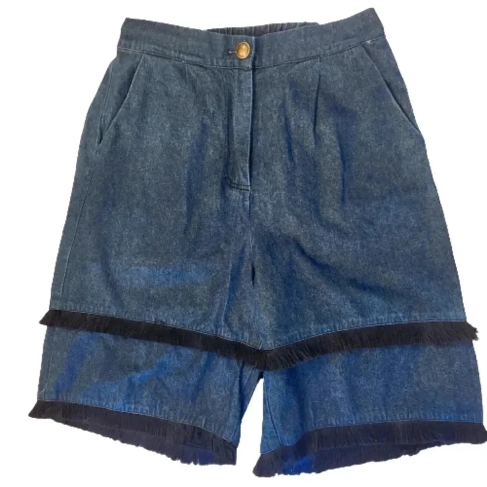 NWOT  TOV Los Angeles ruffled denim shorts Size 40